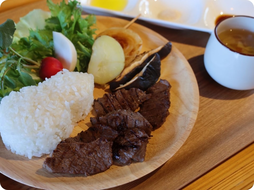 繁盛ジビエプレート(鹿肉)の写真