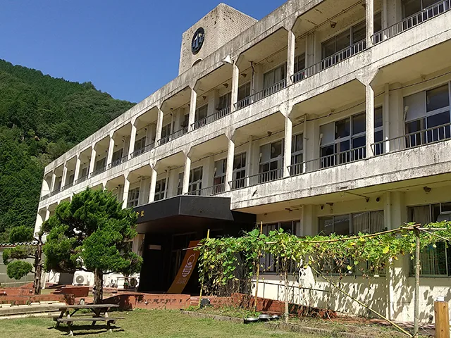 小学校でめいいっぱい合宿 体育館 グラウンド 使いたい放題